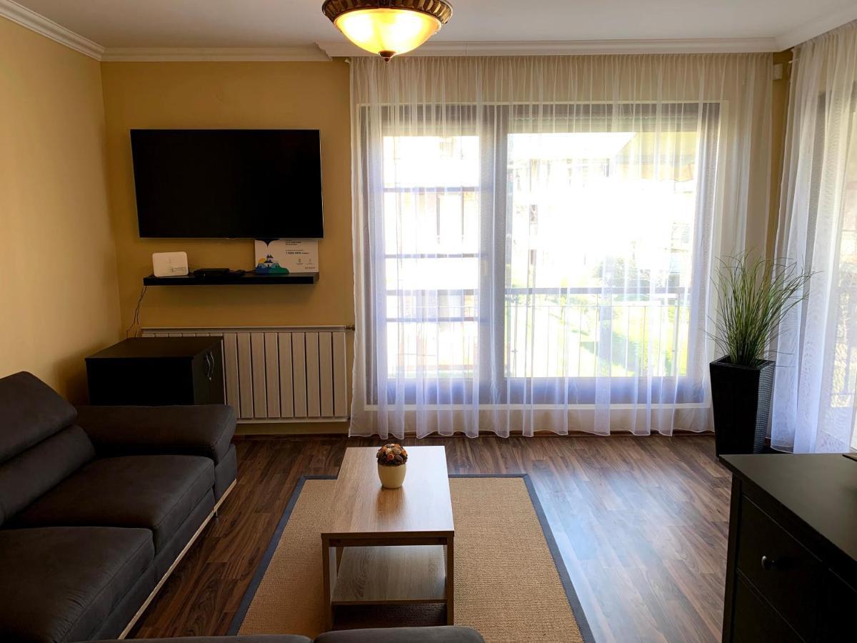 Lakeside Luxury Apartment Zamardi Exterior photo