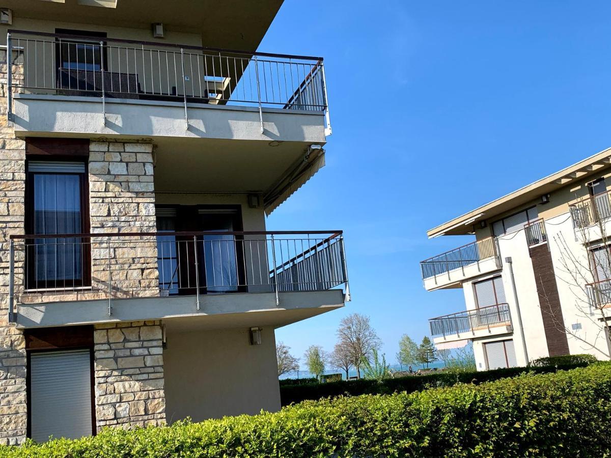 Lakeside Luxury Apartment Zamardi Exterior photo