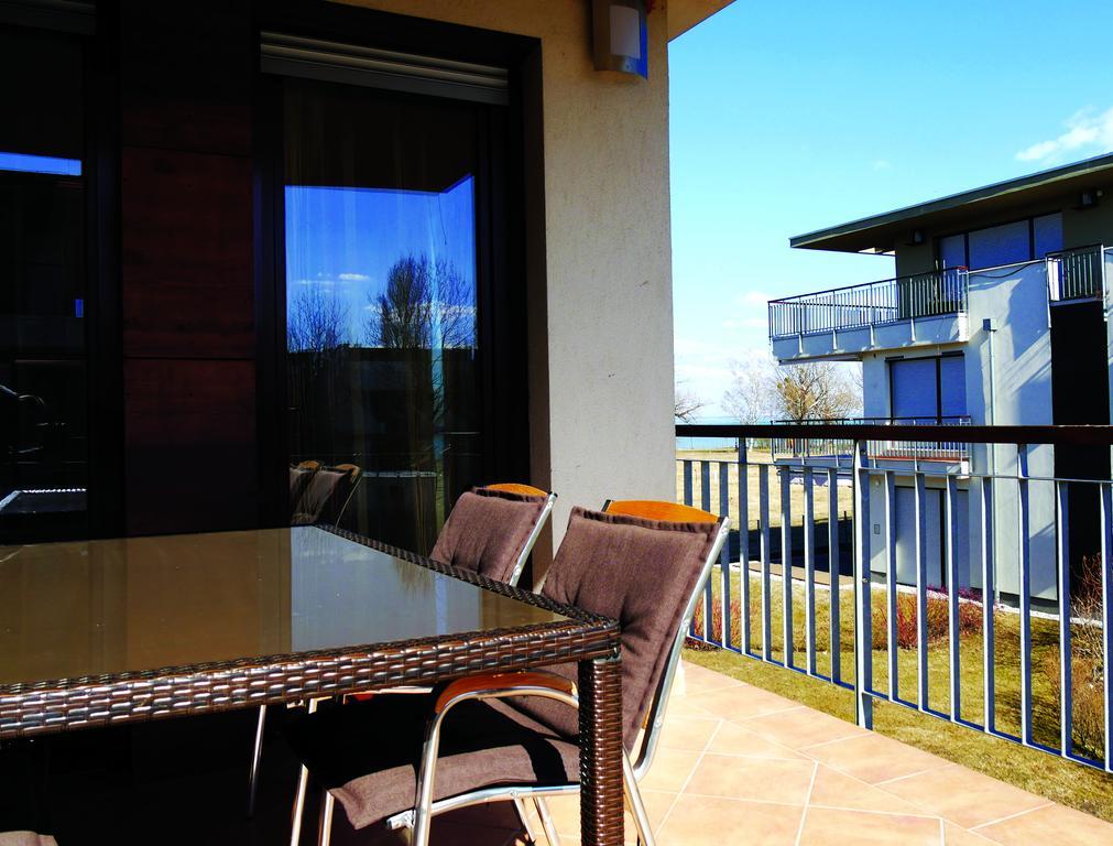 Lakeside Luxury Apartment Zamardi Exterior photo