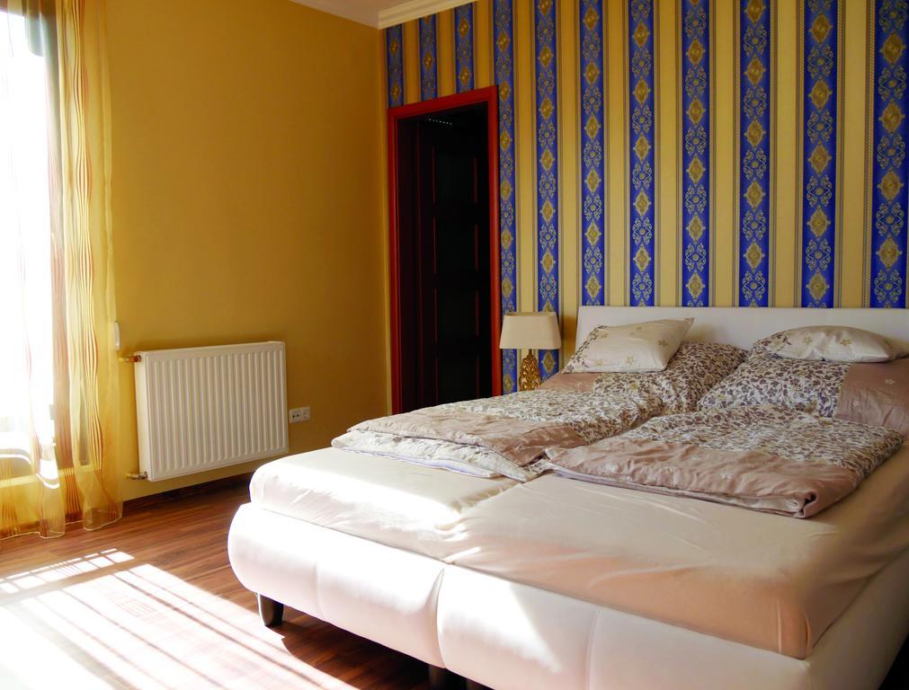 Lakeside Luxury Apartment Zamardi Exterior photo
